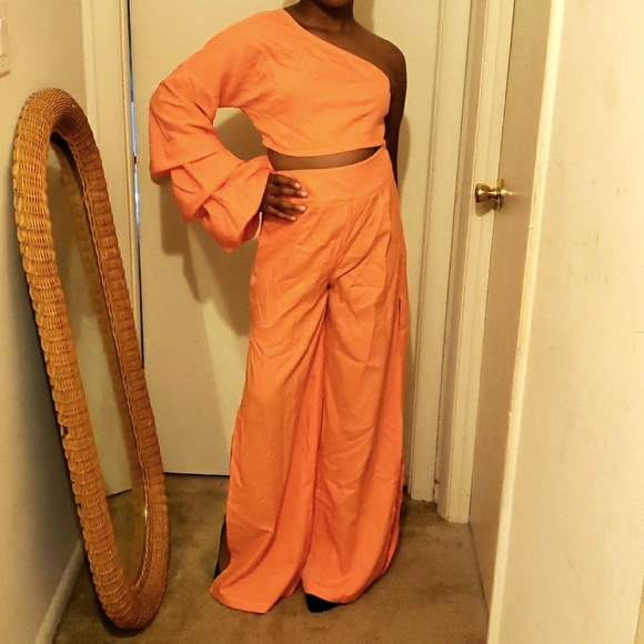 Pretty Little Thing 2pc pant set - Picture 1 of 10